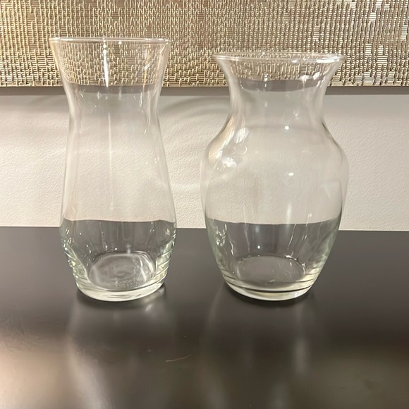 Set of 2 Clear Vases - Picture 1 of 9